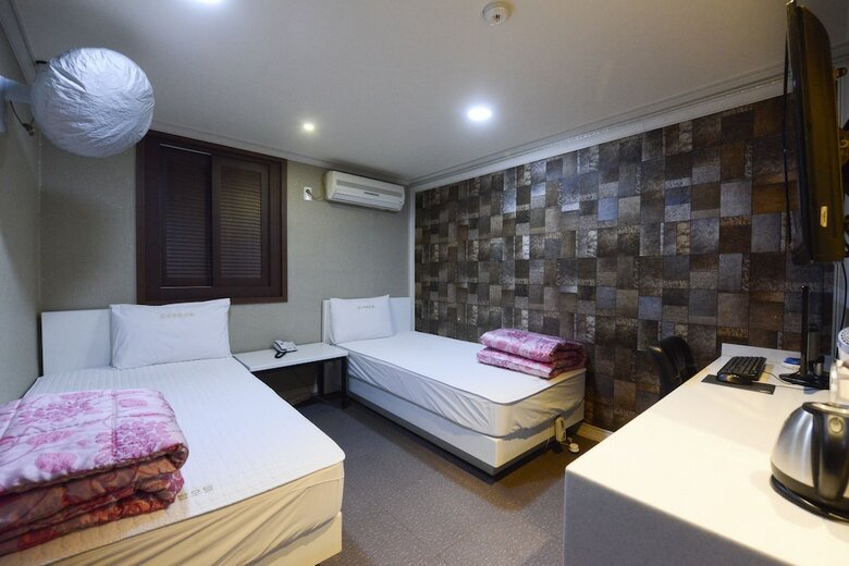 Top Motel