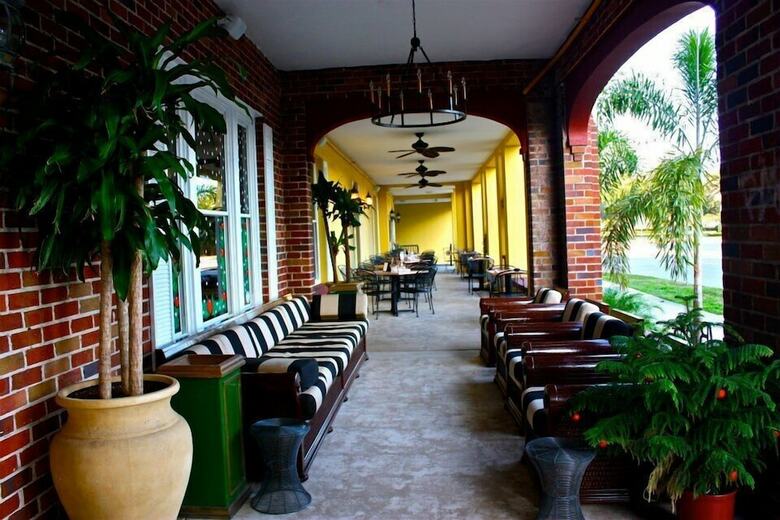 Hollander Boutique Hotel
