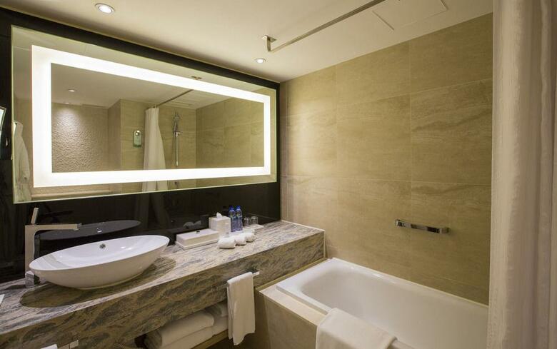 Gateway, Marco Polo Hotel