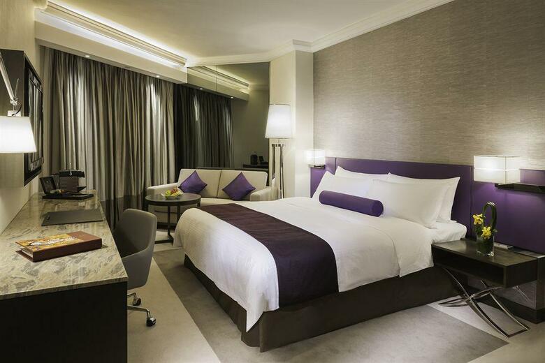 Gateway, Marco Polo Hotel