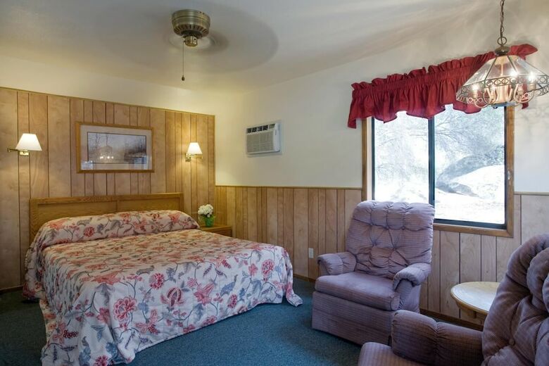 Hotel Lazy J Ranch Motel