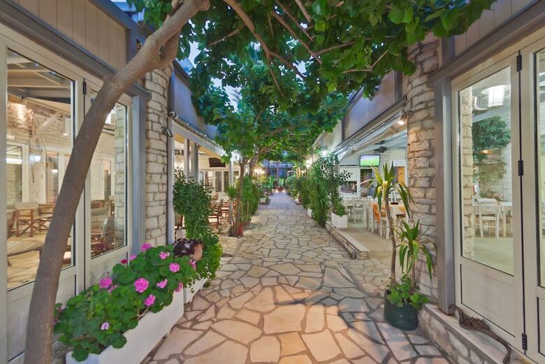 Aparthotel Rouda Bay Hotel
