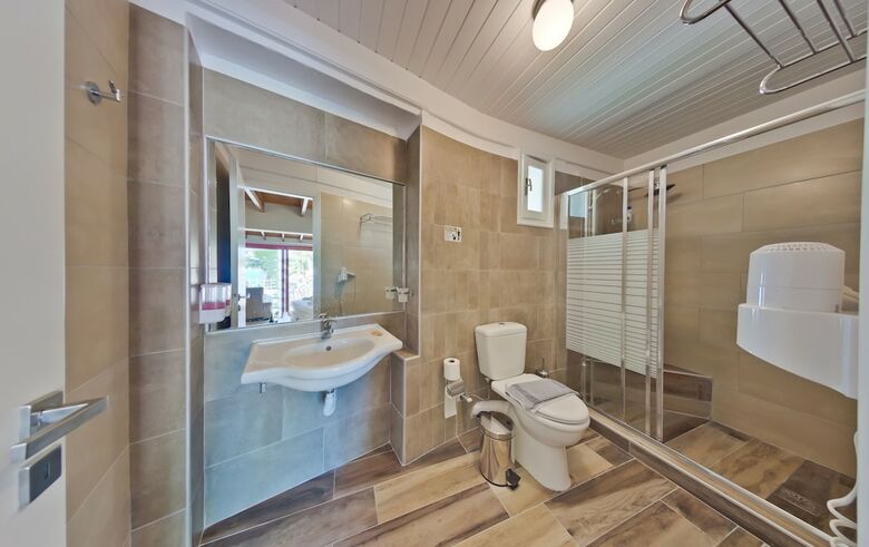 Aparthotel Rouda Bay Hotel