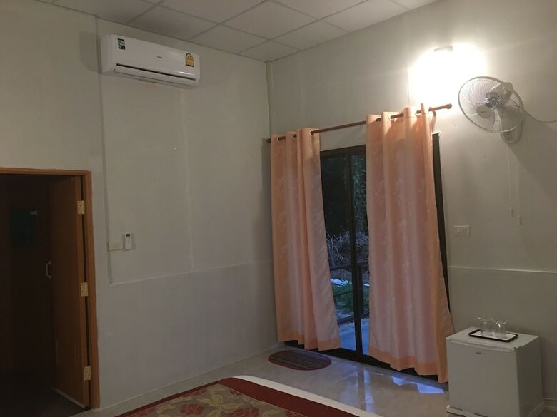 Hotel Khao Sok Evergreen House