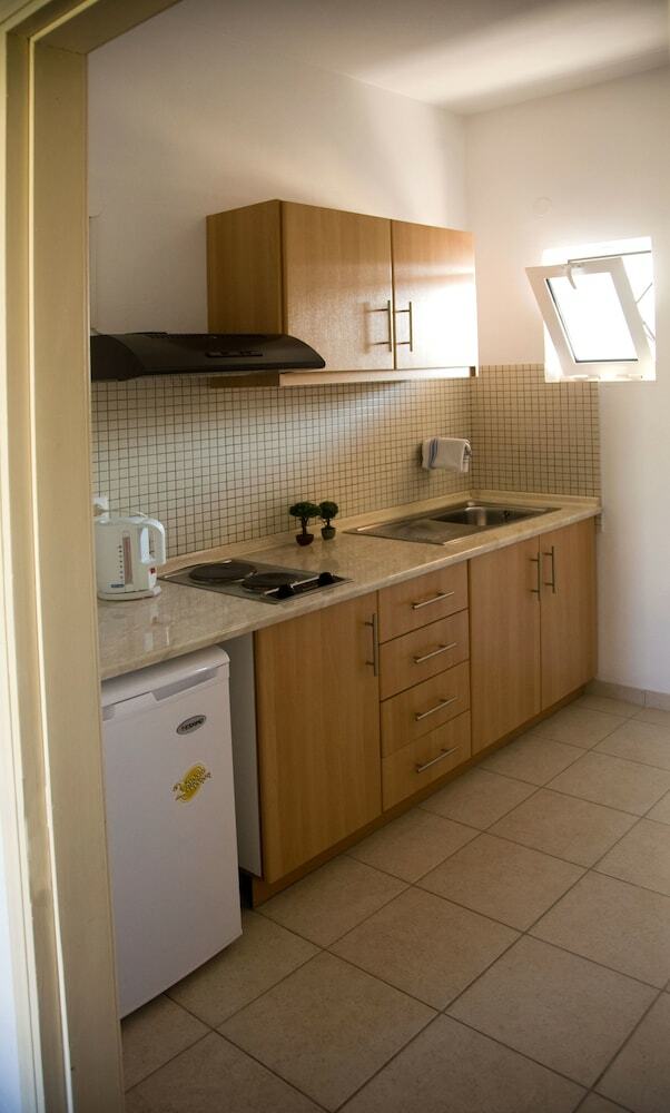Metaxa Apartments