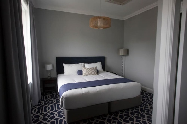Seabreeze Hotel