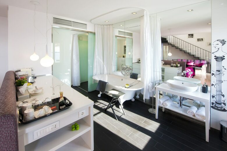 Apartamentos Riva Luxury Suites
