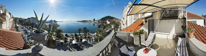 Apartamentos Riva Luxury Suites