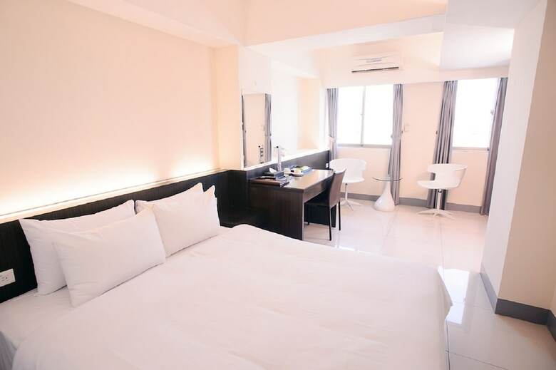 Kiwi Express Hotel - Kaohsiung Station