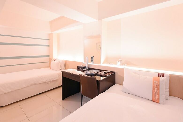Kiwi Express Hotel - Kaohsiung Station