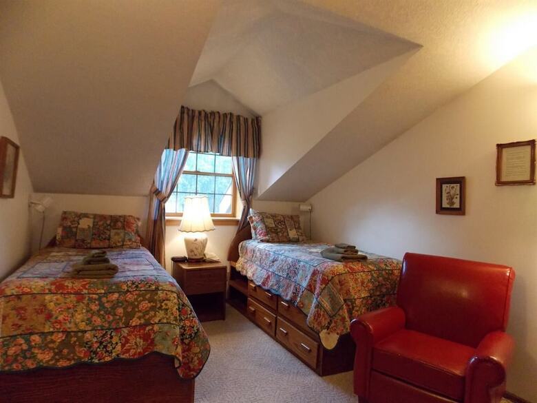Bed & Breakfast 7 Gables Inn & Suites