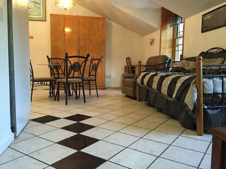 Bed & Breakfast 7 Gables Inn & Suites
