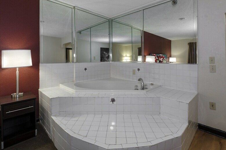 Hotel Red Roof Inn Plus+ & Suites Opelika