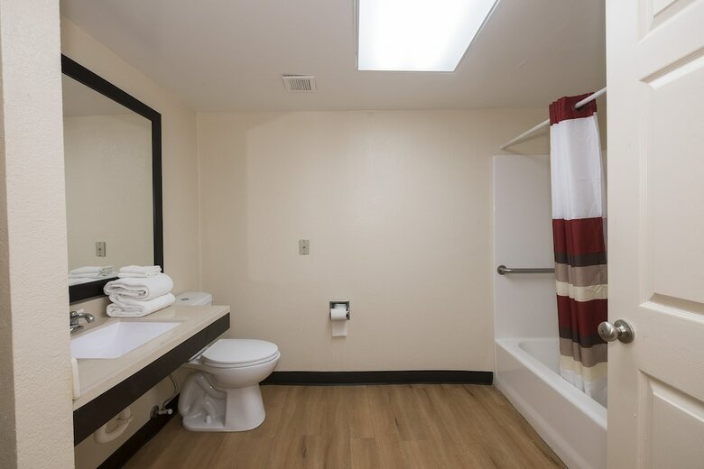 Hotel Red Roof Inn Plus+ & Suites Opelika