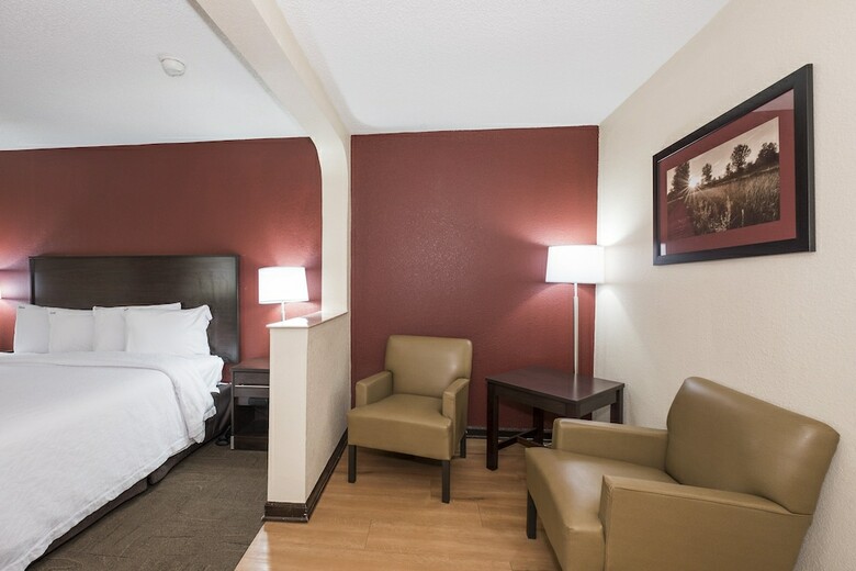 Hotel Red Roof Inn Plus+ & Suites Opelika