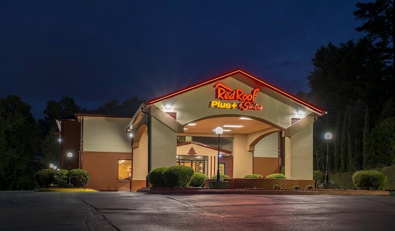 Hotel Red Roof Inn Plus+ & Suites Opelika
