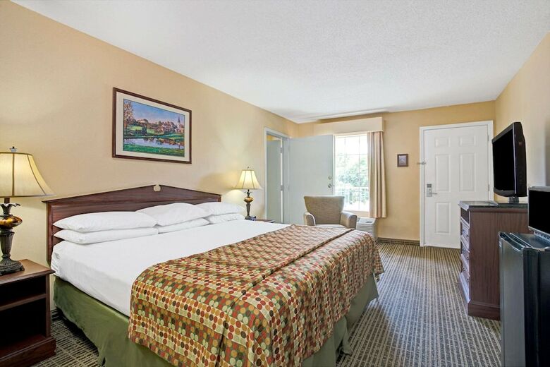 Hotel Baymont By Wyndham Smithfield