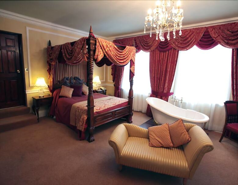 Old Palace Lodge Hotel