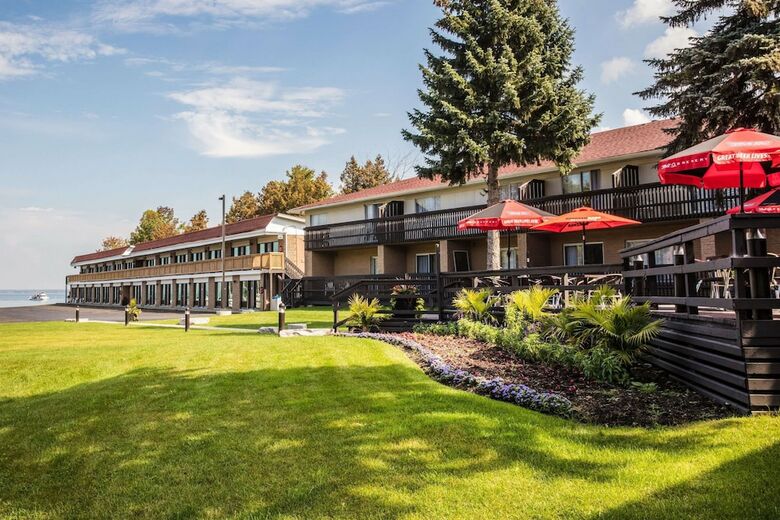 Hotel Ramada By Wyndham Jacksons Point