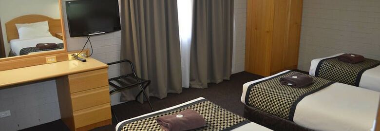 Hilltops Retreat Motor Inn