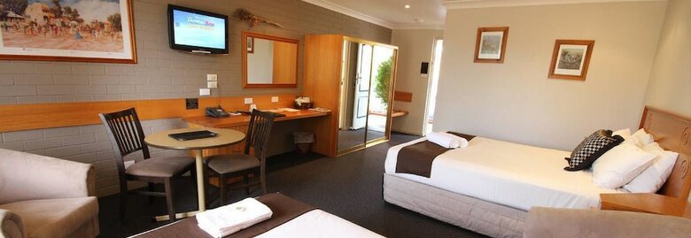 Hilltops Retreat Motor Inn