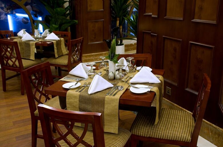 Dar Al Eiman Royal Hotel