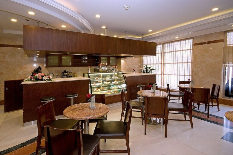 Dar Al Eiman Royal Hotel