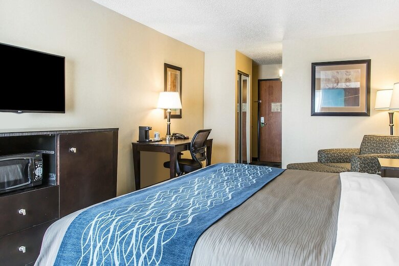 Hotel Comfort Inn & Suites
