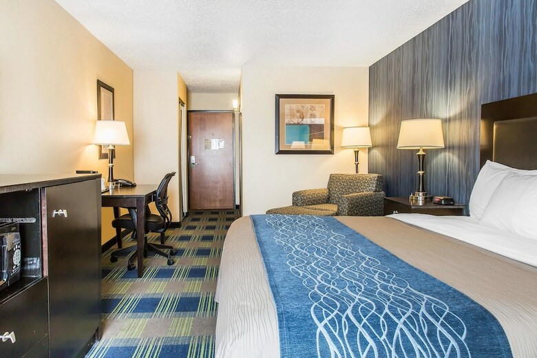 Hotel Comfort Inn & Suites