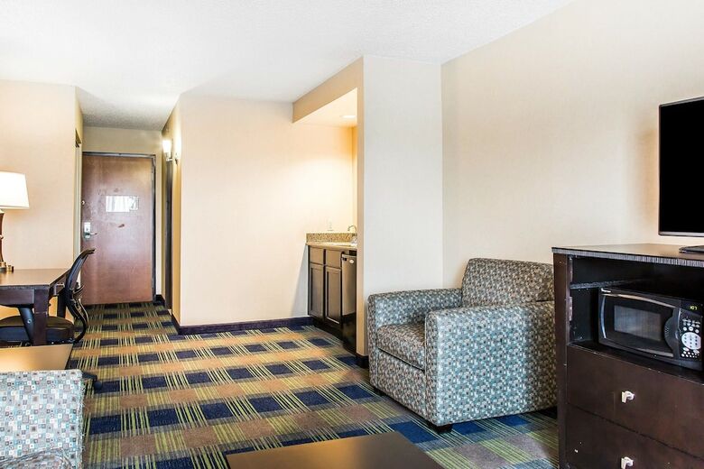 Hotel Comfort Inn & Suites