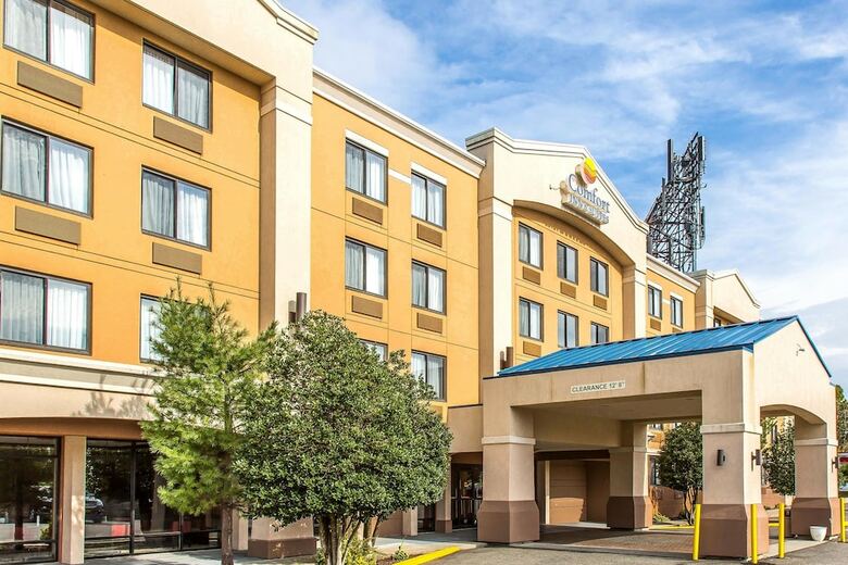 Hotel Comfort Inn & Suites
