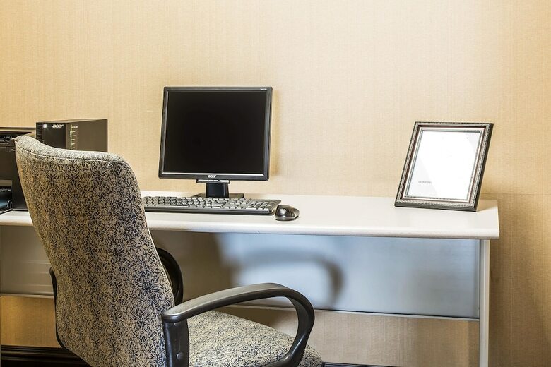 Hotel Comfort Inn & Suites