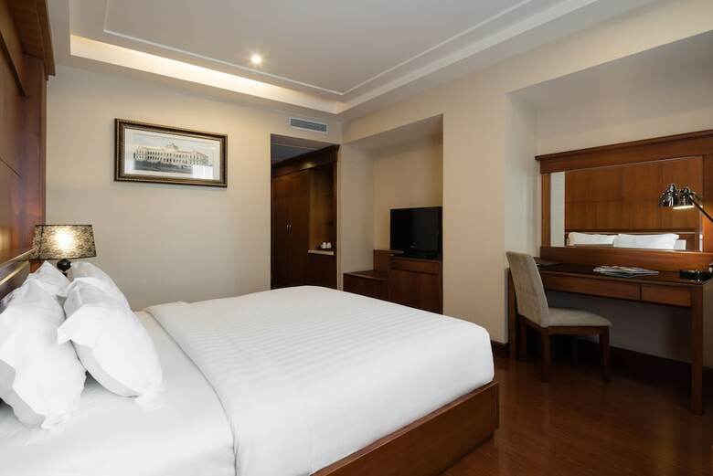Nhat Ha L'opera Hotel