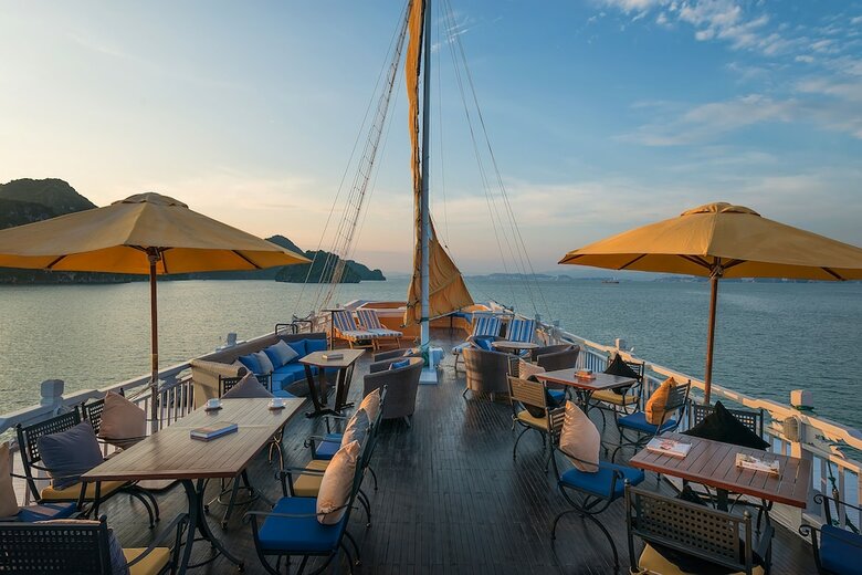 Paradise Luxury Sails Cruise
