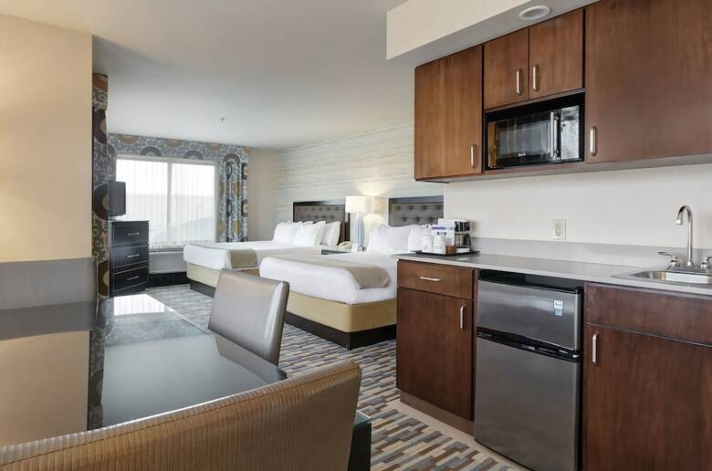Holiday Inn Express Hotel & Suites Warwick-providence (Arpt)