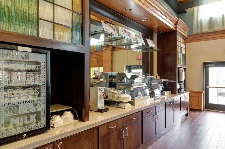 Holiday Inn Express Hotel & Suites Warwick-providence (Arpt)