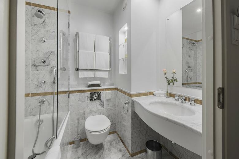 Angleterre Hotel