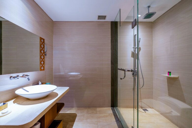 Vouk Hotel & Suites