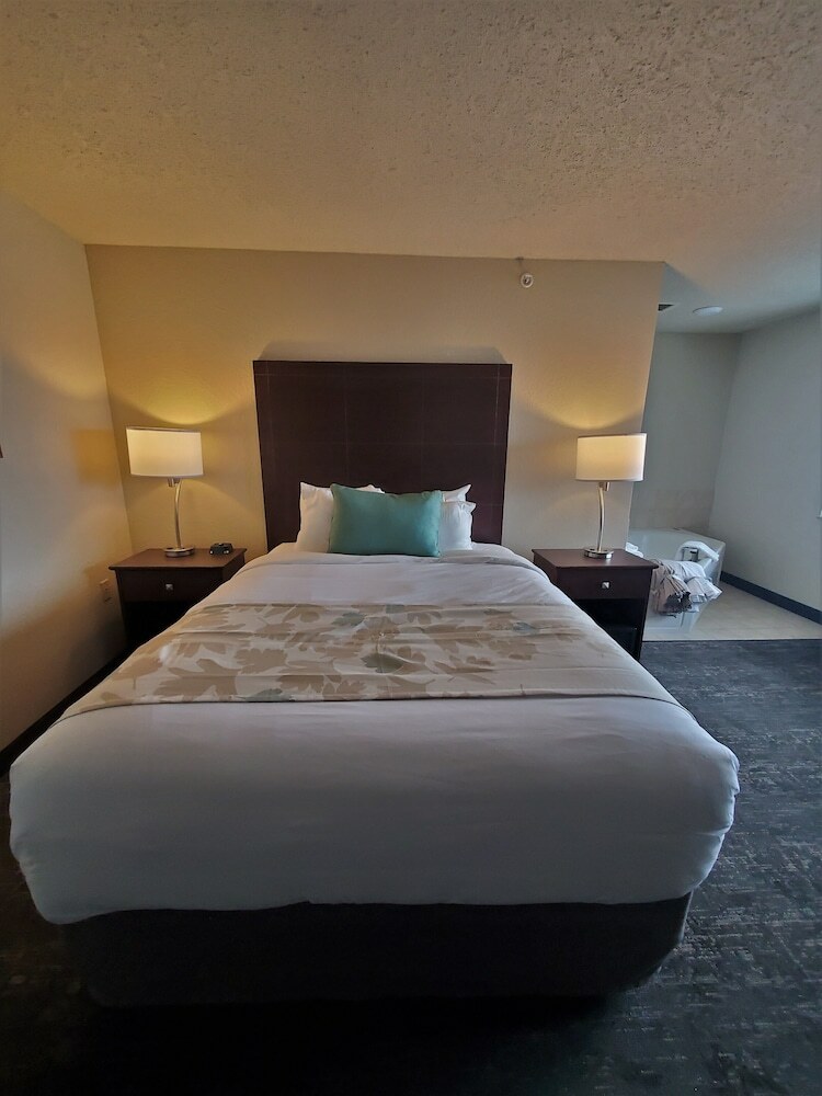 Hotel Hawthorn Suites Oshkosh