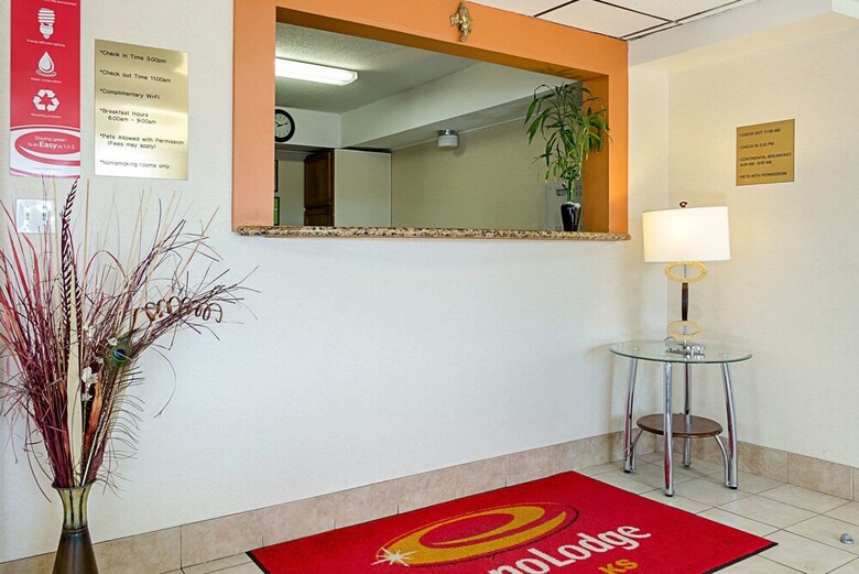 Motel Econo Lodge Hays I-70