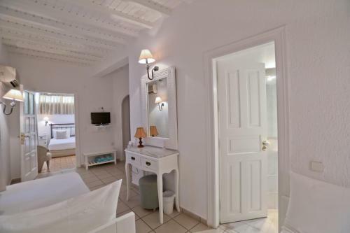 Mykonos Palace Beach Hotel