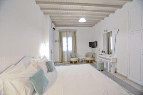 Mykonos Palace Beach Hotel