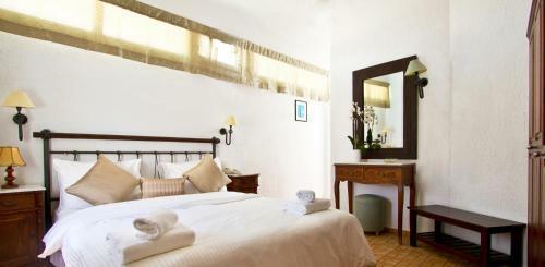 Mykonos Palace Beach Hotel