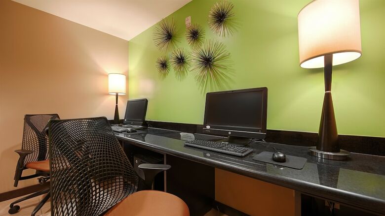Best Western Plus College Park Hotel