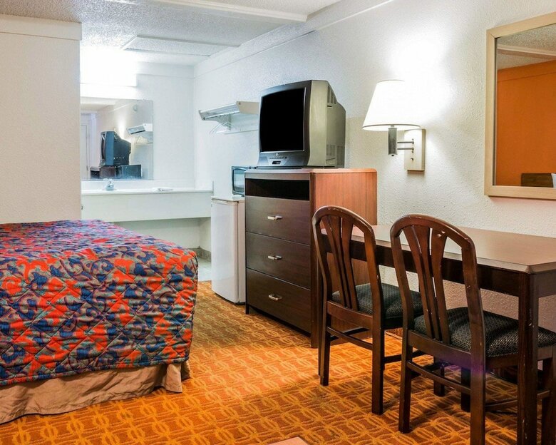 Motel Rodeway Inn Auburn Hills