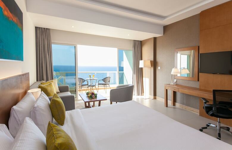 Ramada By Wyndham Beach Hotel Ajman