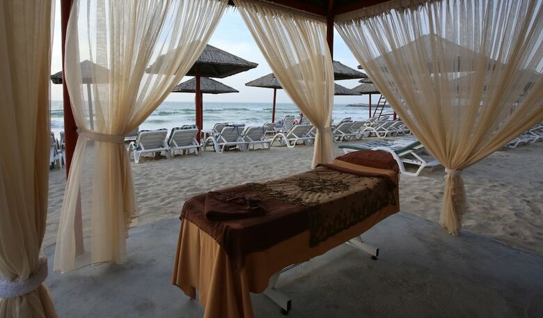 Ramada By Wyndham Beach Hotel Ajman