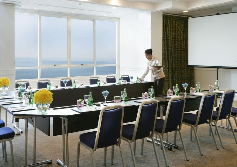 Ramada By Wyndham Beach Hotel Ajman