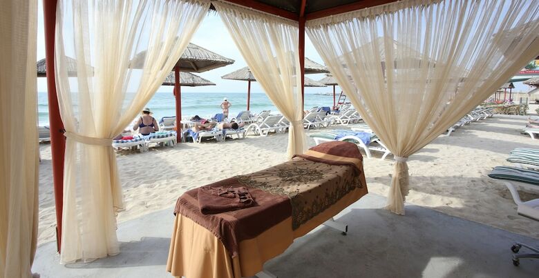 Ramada By Wyndham Beach Hotel Ajman