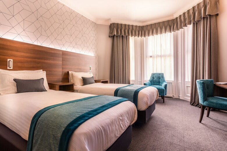 Carlton Hotel